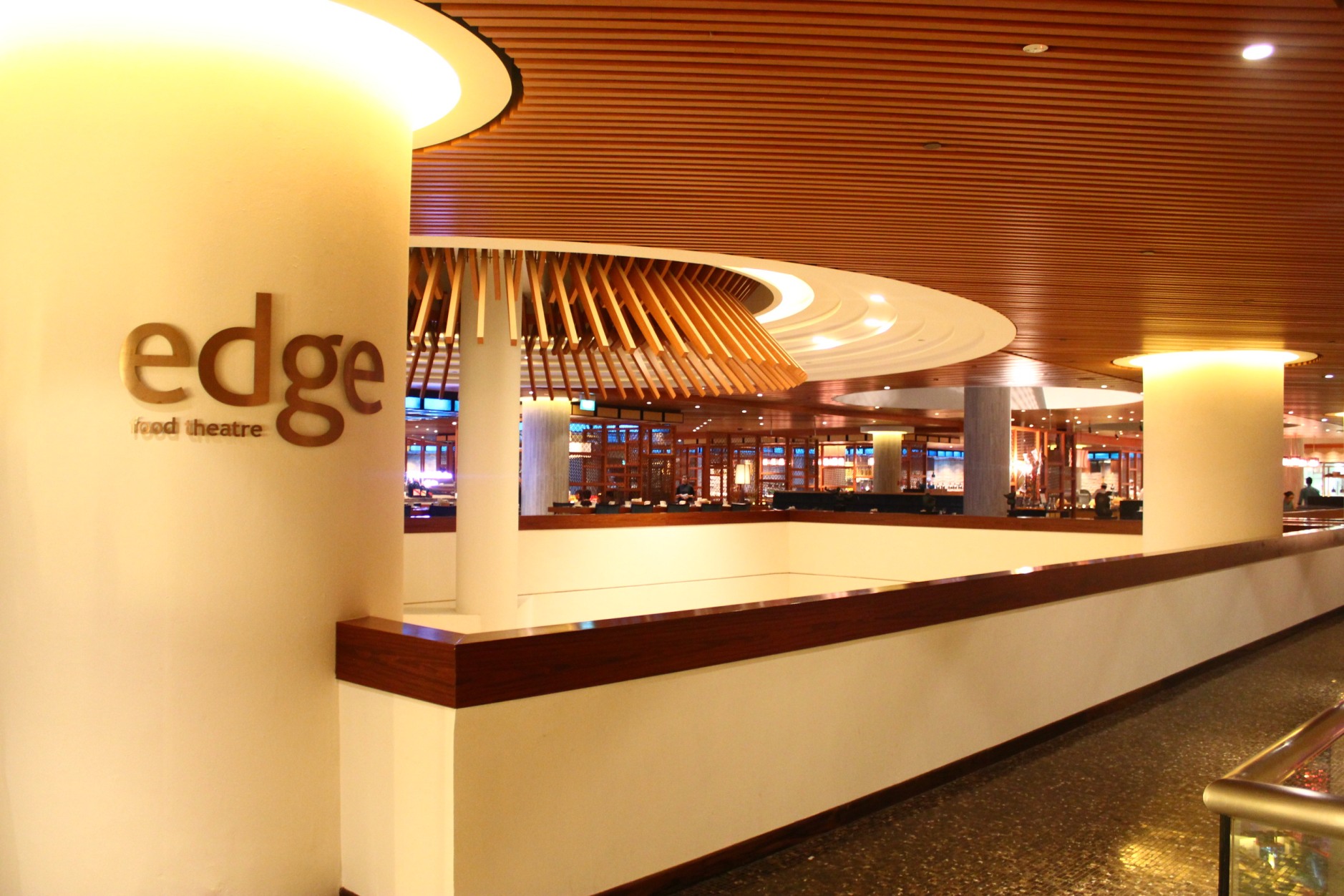 Food Review: Edge @ Pan Pacific Singapore | Best dinner buffet ever
